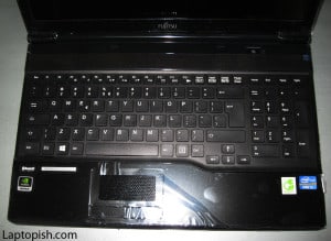 Fujitsu Lifebook AH532 04